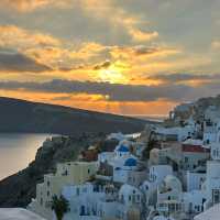 World famous sunset in Oia, Suntorini