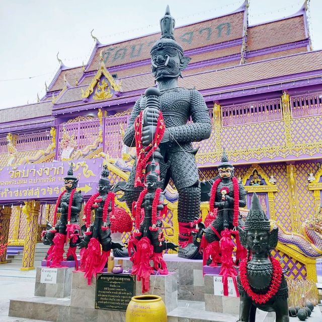 ท้าวเวสสุวรรณวัดบางจากนนทบุรี