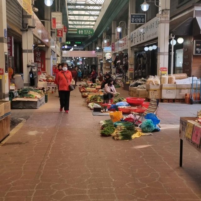 Abundant Sanseong Market in Gongju 
