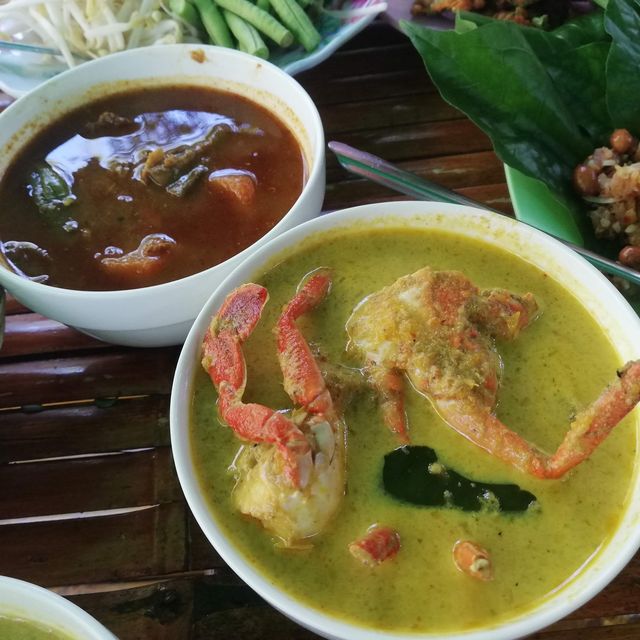 บ้านขนมจีนริมคลองวังเคียงคู่