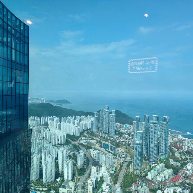 釜山海雲台Busan X the Sky，為韓國最最大的展望台，可眺望華麗的城市風光及觀賞廣闊的海景。