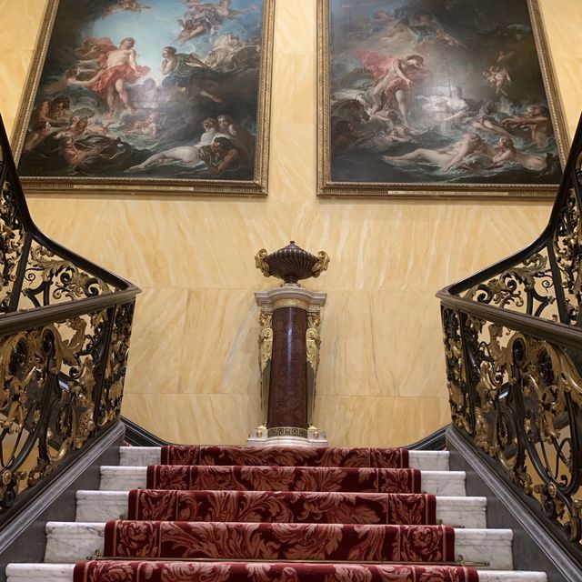Wallace Collection - admiring art in the heart of London 