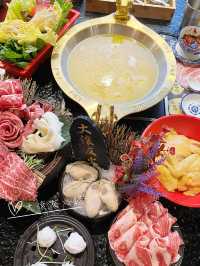 【人氣火鍋店】玲瓏浮凸花膠雞湯鍋，日本廣島蠔