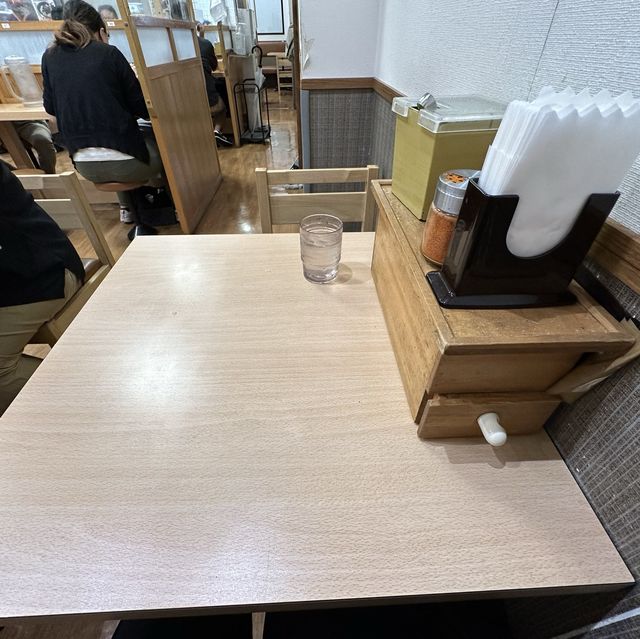 福岡・博多。福岡の人気老舗うどん『牧のうどん』が博多バスターミナル でも食べられます。