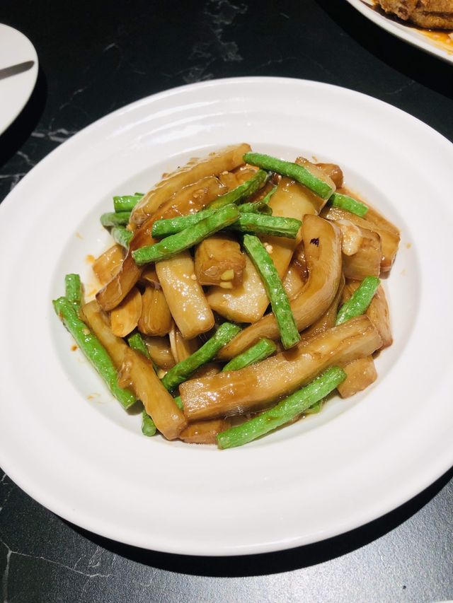 氣氛滿滿的中菜