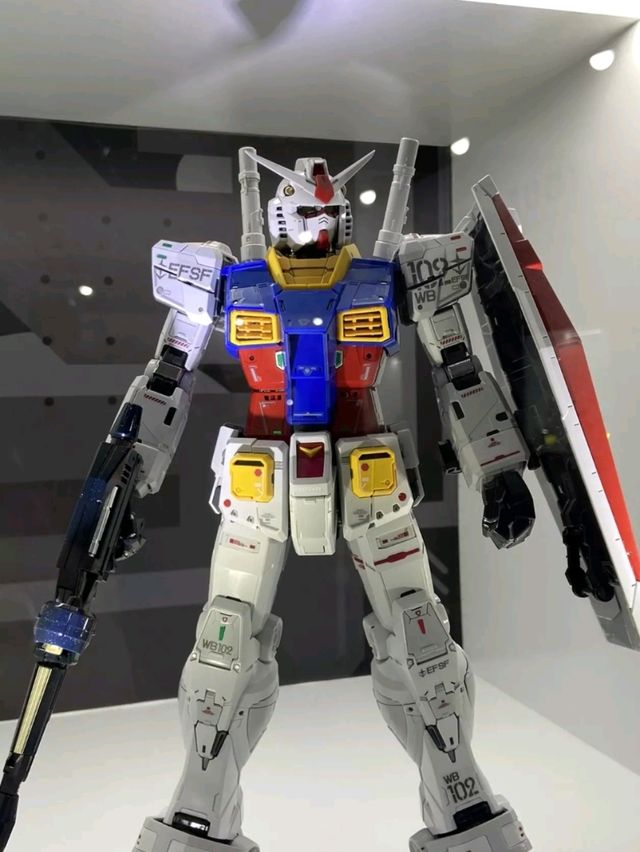 GUNDAM docks at Thailand 