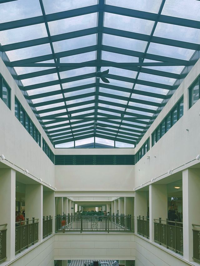 《台中》歐式風格購物中心 全台最大摩天輪-麗寶OUTLET MALL