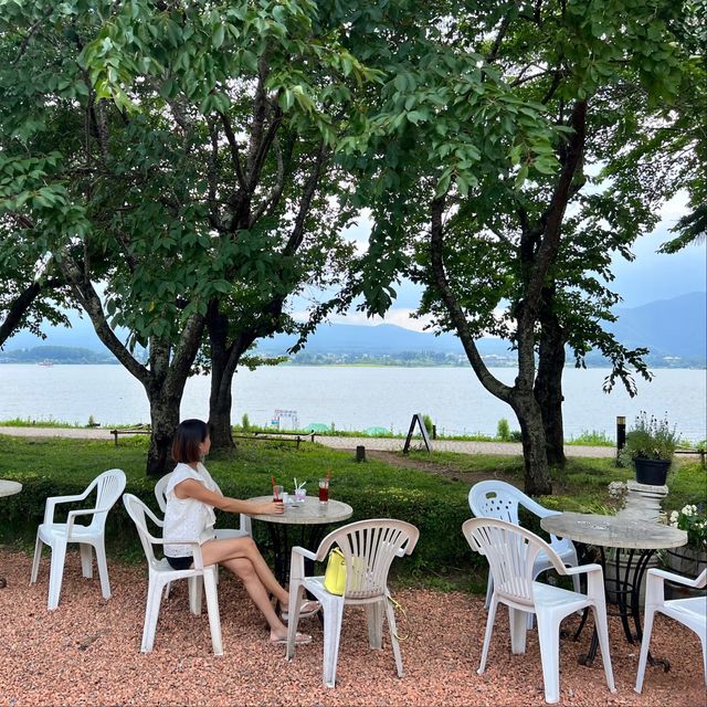 河口湖!! お花に囲まれたCafe☕️