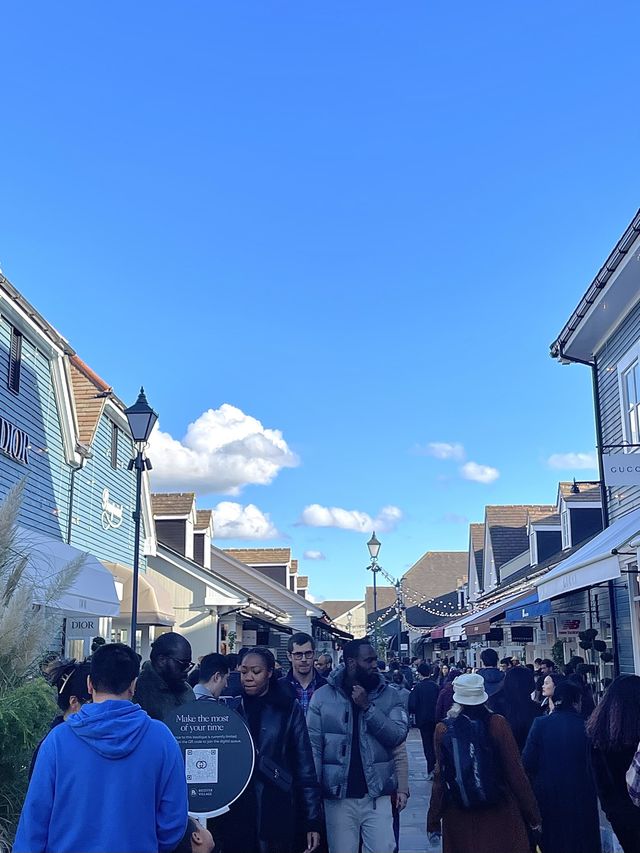 英國必去最大購物村-Bicester Village Outlet