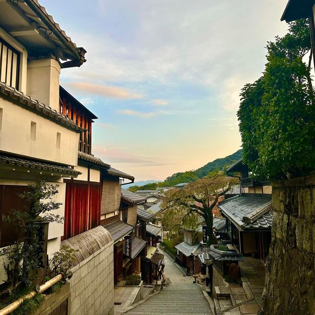 Exploring Higashiyama Neighborhood 