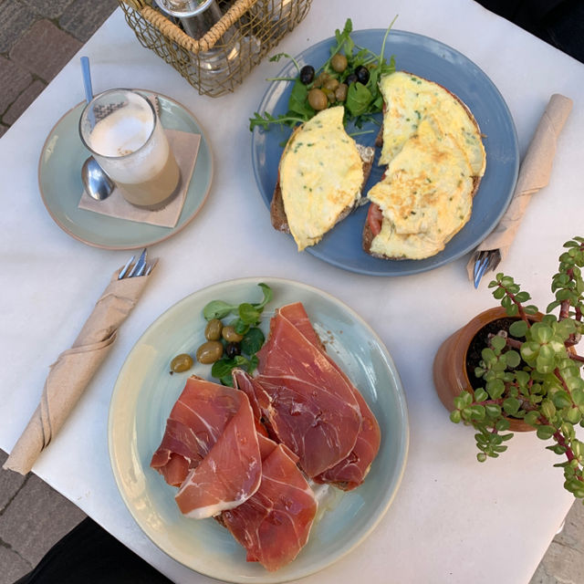 Santanyí Market: Mallorcan Magic & Mediterran