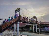 ตลาดน้ำอัมพวา | Amphawa Floating Market. 