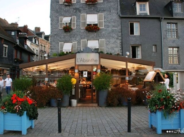 อาหารฝรั่งเศสสุดประณีตริมท่าเรือที่ Honfleur