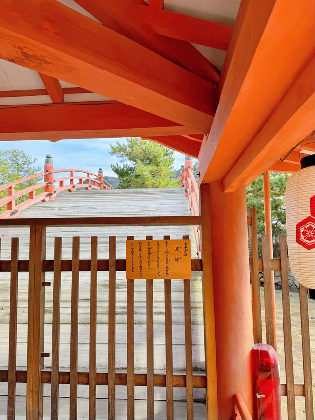 【絶景】海に浮かぶ美しき大鳥居！世界遺産嚴島神社で厄祓い⛩