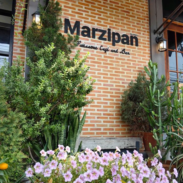ร้านไม่ลับเมืองหัวหิน Marzipan เค้กอร่อยมากค่ะ 😋