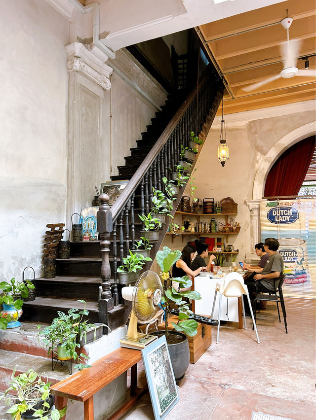 Ban Kheng Cafe Chill Spot by the River