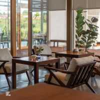 CHARN CAFE & BISTRO คาเฟ่สไตล์โฮมมี่ระยอง