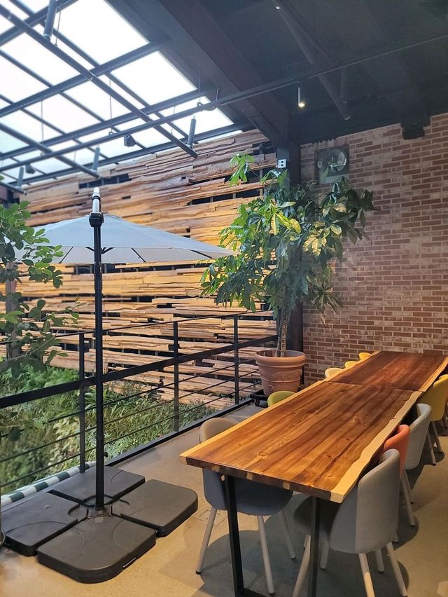 지리산과 장미 콜라보가 아름다운 하동카페🌹🌿