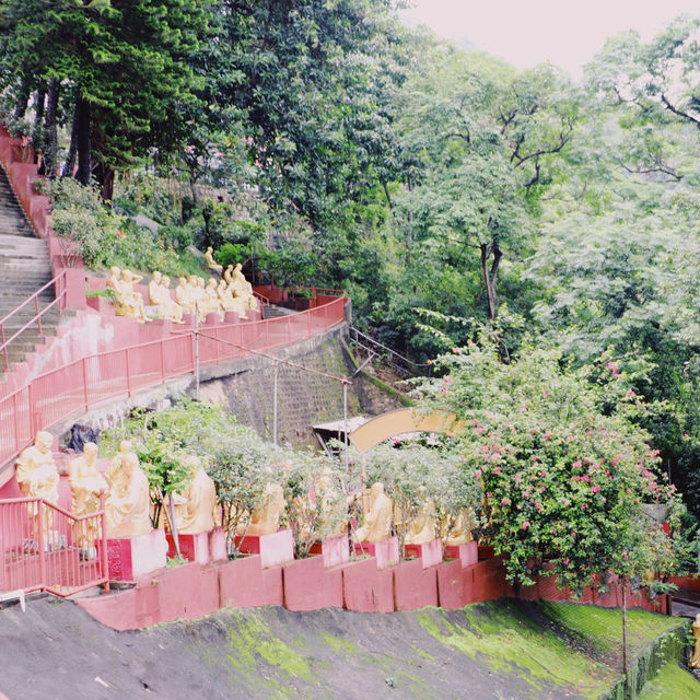 Ten Thousand Buddhas Monastery