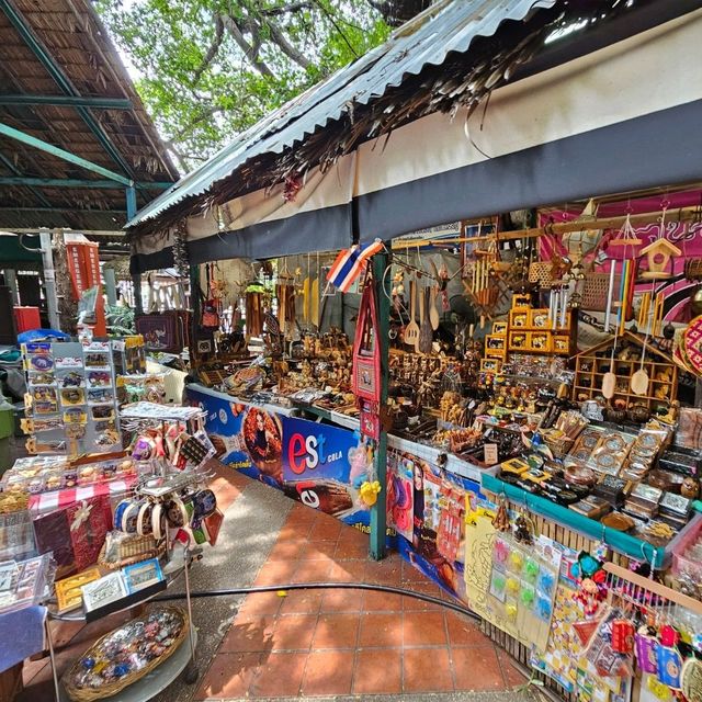ตลาดชุมชนริมคลองบางหลวง
