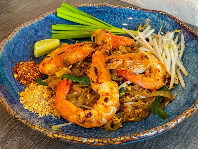 อิ่มหนำสำราญ Thai Eatery 