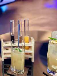 무더운 여름철 🍹 고급스럽고 시원한 라운지 카페에서 🌺여름데이트 해보세요 ☀️