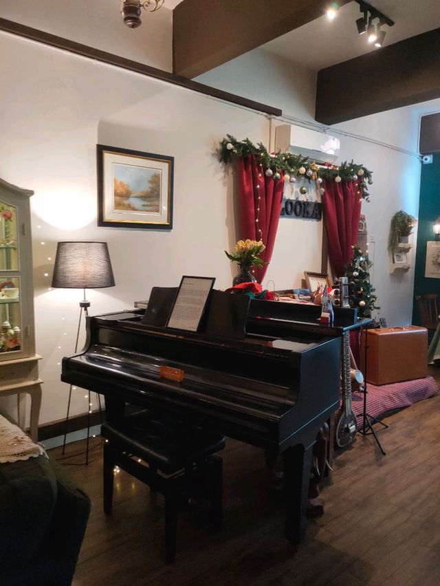 Hidden Gem: Looka Tearoom