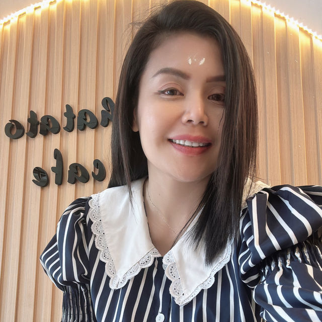 ร้านน้ำผลไม้สดปั่นที่ใส่แบบจุกๆ