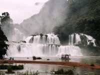 น้ำตกสองแผ่นดิน เวียดนาม-จีน Ban Gioc