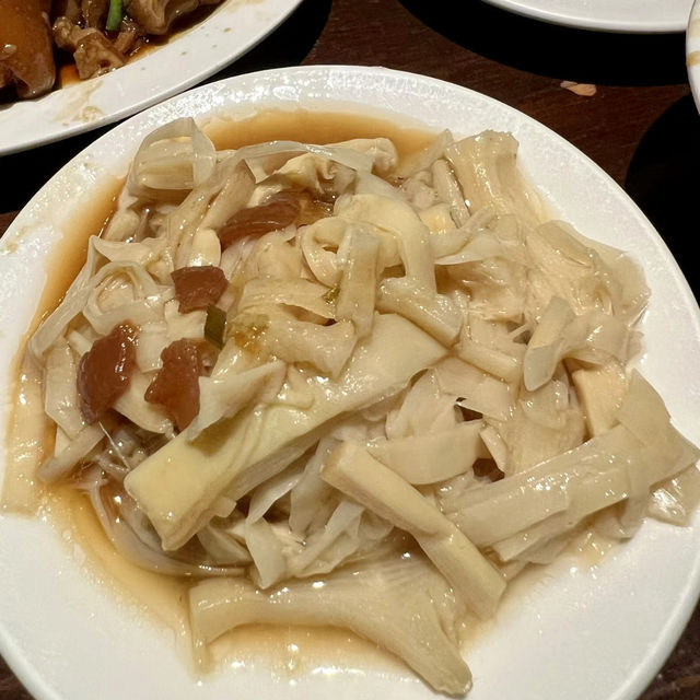 外國朋友來台北必吃06「富霸王豬腳」