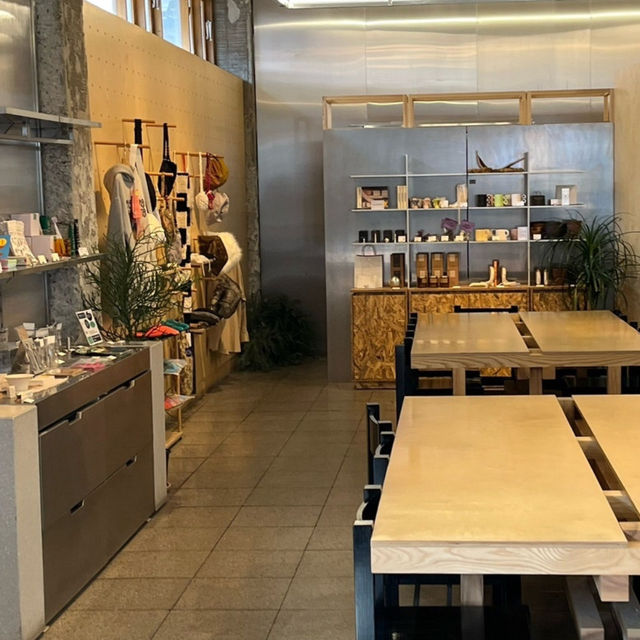 《漢南洞》韓国で人気の BONANZA コーヒーが飲めるお洒落カフェ☕️🤍