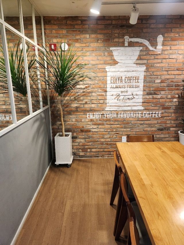 편안한 분위기의 감성카페 이디야커피 경산대평임당점👍