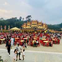 Largest Dancing Fountain in Malaysia! ⛲️ Gigantic Chinese Temple