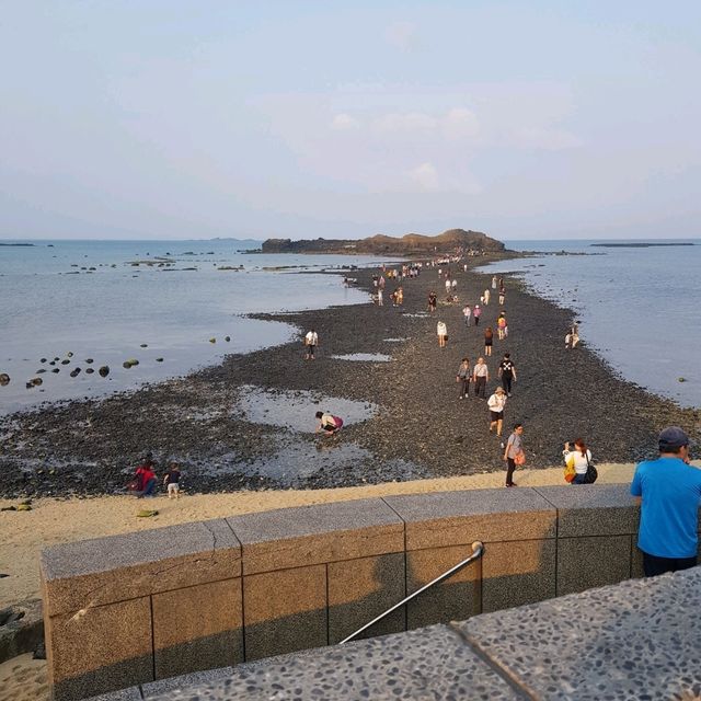 【澎湖】摩西分海：退潮時形成通往對岸的小徑