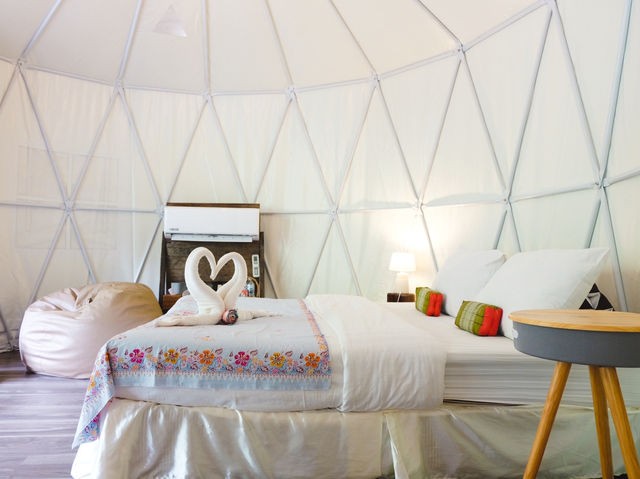 ที่พักสไตล์glamping ติดริมน้ำโอบล้อมด้วยธรรมชาติ
