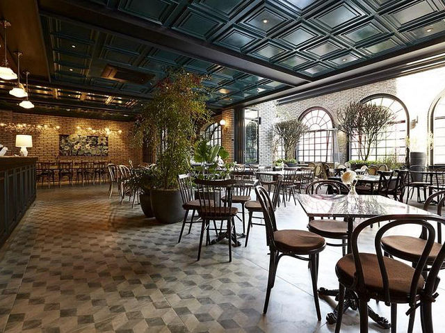 9 Brick Hotel