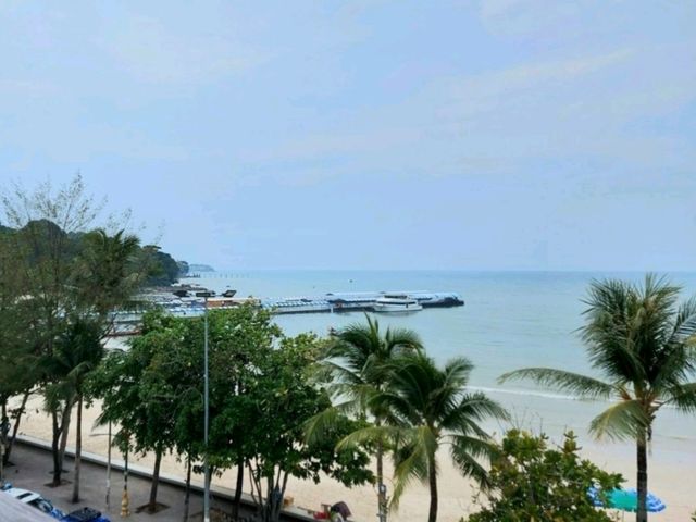 โรงแรมใกล้หาดป่าตอง เห็นวิวทะเลเต็มๆ
