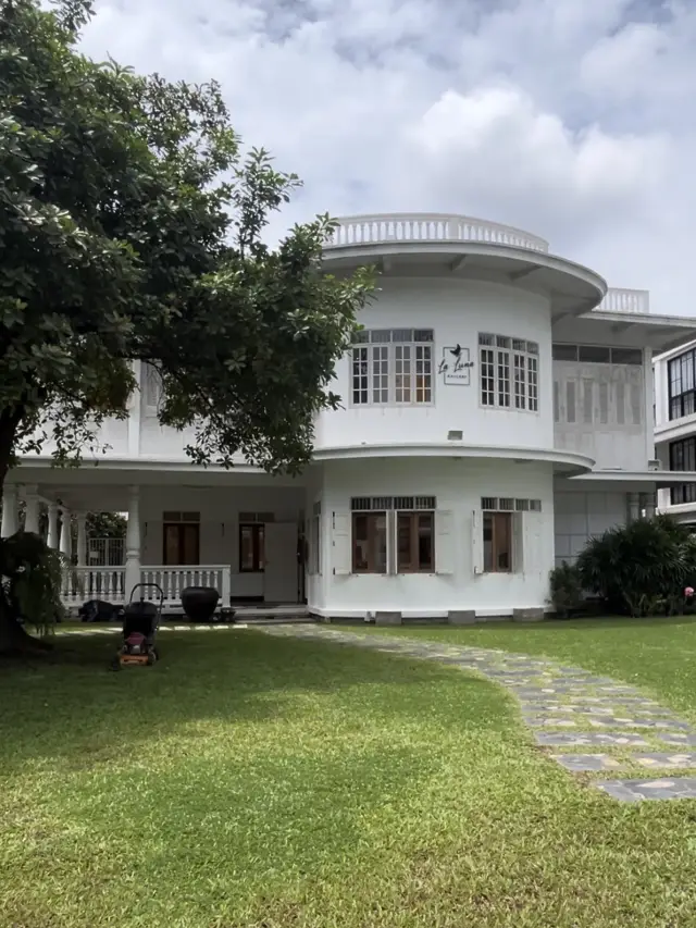 La Luna Gallery / Chiangmai