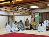 晴明祭前夕/ 宵宮祭！巫女潑灑熱水，人群尖叫🤣