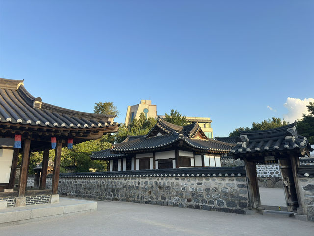 Tranquility of Namsangol Hanok Village in the heart of Seoul