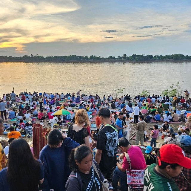 เที่ยวหนองคาย ชมบั้งไฟพญานาคหนึ่งเดียวในโลก