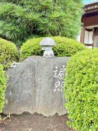 【埼玉県】たくさんの石碑と仏像