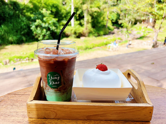 คาเฟ่ “หลงเขา”
