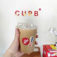 Curb Cafe คาเฟ่ในบ้านสไตล์มินิมอล