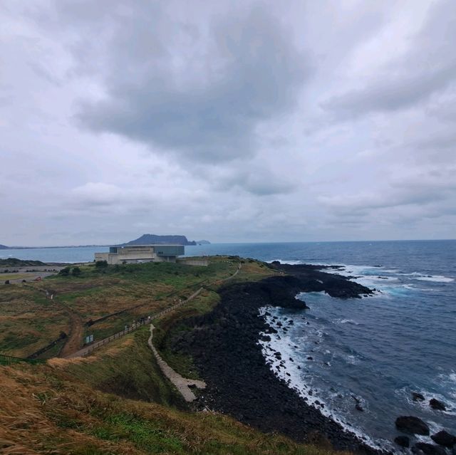 濟洲島涉地可支🏞️獨立岩📸風之山坡Boromwat🌁方舟教堂👣熱門打卡景點介紹👍