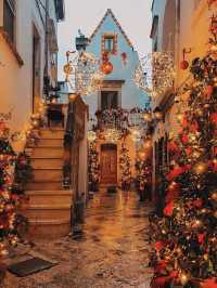 A White Christmas (of Trulli Lights!) in Locorotondo, Italy