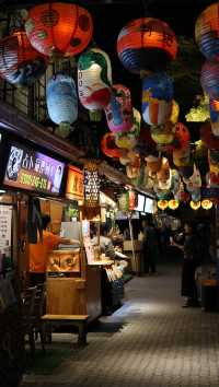 Shopping and exploring Shennong Street in Tainan