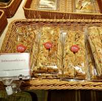 เบเกอรี่ร้านดังมีให้เลือกอร่อยกว่า 3,000 ชิ้น