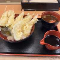 コスパ最強！エビ好き必見の天丼が食べられるお店。
