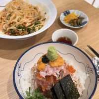 韓国🇰🇷贅沢に具材が使われている海鮮丼がとても美味しいお店